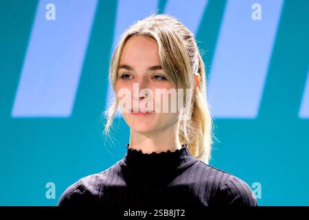 Politikerin Nyke Slawik Grüne bei einem Wahlkampfauftritt mit Robert Habeck für die Partei Bündnis 90 / die Grünen im Carlswerk Victoria. Köln, 01.02.2025 NRW Deutschland *** Politikerin Nyke Slawik Greens bei einem Wahlkampfauftritt mit Robert Habeck für die Partei Bündnis 90 die Grünen im Carlswerk Victoria Köln, 01 02 2025 NRW Deutschland Copyright: XChristophxHardtx Stockfoto