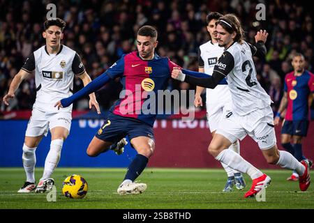 Barcelona, Espagne. Januar 2025. Jose Luis GARCIA VAYA (Pepelu) von Valencia CF Yarek GASIOROWSKI von Valencia CF und Ferran TORRES von Barcelona während der spanischen Meisterschaft La Liga Fußball Spiel zwischen FC Barcelona und Valencia CF am 26. Januar 2025 im Estadi Olimpic Lluis Companys in Barcelona, Spanien - Foto Matthieu Mirville (Joma Garcia)/DPPI Credit: DPPI Media/Alamy Live News Stockfoto