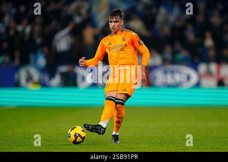 Barcelona, Spanien. Februar 2025. Asencio von Real Madrid spielte am 1. Februar 2025 im RCDE-Stadion in Barcelona, Spanien, während des La-Liga-Spiels zwischen RCD Espanyol und Real Madrid. (Foto: Sergio Ruiz/IMAGO) Credit: PRESSINPHOTO SPORTS AGENCY/Alamy Live News Stockfoto
