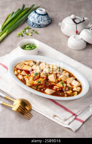 sichuan mapo Tofu oder Mapo Doufu, Chili Tofu, traditionelles chinesisches Gericht Stockfoto