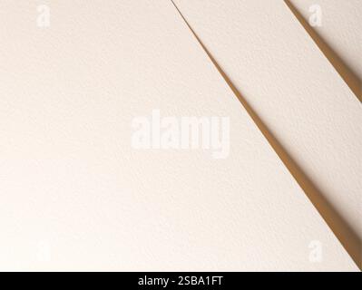 Ein strukturierter beigefarbener Papierhintergrund mit überlappenden Kanten und weichen Schatten, der Tiefe und Dimension schafft. Das minimalistische und abstrakte Design spiegelt sich wider Stockfoto
