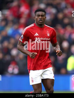 Nottingham, Großbritannien. Februar 2025. Taiwo Awoniyi (NF) im Nottingham Forest gegen Brighton & Hove Albion, EPL Match, at the City Ground, Nottingham, Notts. Quelle: Paul Marriott/Alamy Live News Stockfoto