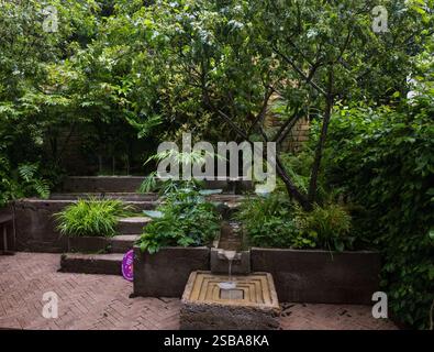 The Ecotherapy Garden designed by Tom Bannister, RHS Chelsea Flower Show 2024 Stockfoto