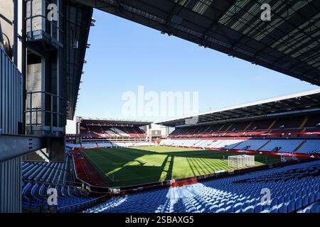 Birmingham, Großbritannien. Februar 2025. Ein allgemeiner Überblick über den Boden während des Women's Super League-Spiels zwischen Aston Villa Women und Chelsea Women im Villa Park, Birmingham, England am 2. Februar 2025. Foto von Stuart Leggett. Nur redaktionelle Verwendung, Lizenz für kommerzielle Nutzung erforderlich. Keine Verwendung bei Wetten, Spielen oder Publikationen eines einzelnen Clubs/einer Liga/eines Spielers. Quelle: UK Sports Pics Ltd/Alamy Live News Stockfoto