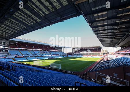 Birmingham, Großbritannien. Februar 2025. Ein allgemeiner Überblick über den Boden während des Women's Super League-Spiels zwischen Aston Villa Women und Chelsea Women im Villa Park, Birmingham, England am 2. Februar 2025. Foto von Stuart Leggett. Nur redaktionelle Verwendung, Lizenz für kommerzielle Nutzung erforderlich. Keine Verwendung bei Wetten, Spielen oder Publikationen eines einzelnen Clubs/einer Liga/eines Spielers. Quelle: UK Sports Pics Ltd/Alamy Live News Stockfoto