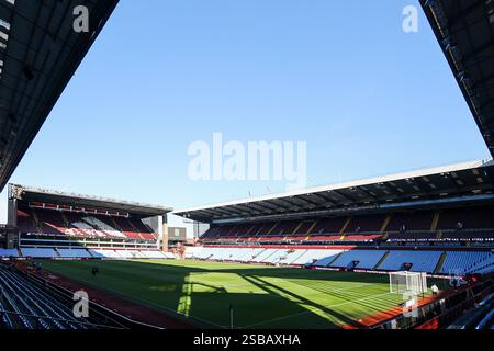 Birmingham, Großbritannien. Februar 2025. Ein allgemeiner Überblick über den Boden während des Women's Super League-Spiels zwischen Aston Villa Women und Chelsea Women im Villa Park, Birmingham, England am 2. Februar 2025. Foto von Stuart Leggett. Nur redaktionelle Verwendung, Lizenz für kommerzielle Nutzung erforderlich. Keine Verwendung bei Wetten, Spielen oder Publikationen eines einzelnen Clubs/einer Liga/eines Spielers. Quelle: UK Sports Pics Ltd/Alamy Live News Stockfoto