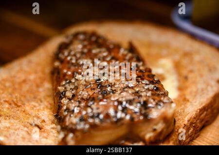 Dose Makrele auf Toast Stockfoto