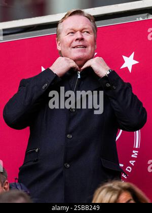 Amsterdam, Niederlande. Februar 2025. Amsterdam - Ronald Koeman in der 21. Runde der Eredivisie-Saison 2024/2025. Das Spiel findet am 2. Februar 2025 in der Johan Cruijff Arena in Amsterdam statt. Credit: Box to Box Pictures/Alamy Live News Stockfoto