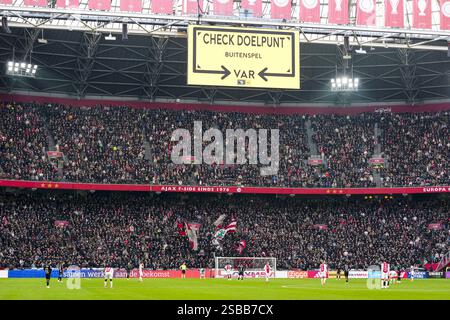 Amsterdam, Niederlande. Februar 2025. Amsterdam - Überprüfen Sie das Tor in der 21. Runde der Eredivisie-Saison 2024/2025. Das Spiel findet am 2. Februar 2025 in der Johan Cruijff Arena in Amsterdam statt. Credit: Box to Box Pictures/Alamy Live News Stockfoto