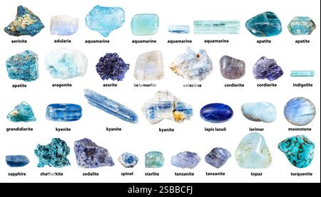 Sammlung blauer Rohmineralien mit Namen isoliert auf weißem Hintergrund (Tanzanit, Kyanit, Mondstein, Apatit, Lapislazuli, Aquamarin, Larimar, in Stockfoto