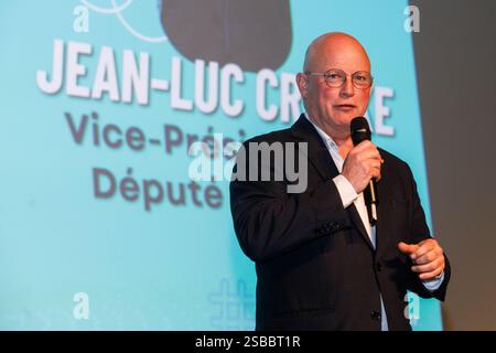 Lüttich, Belgien. Februar 2025. Les engages' Jean-Luc Crucke, dargestellt während eines Kongresses der französischsprachigen politischen zentristischen Bewegung Les engages bezüglich der Beteiligung an der neuen Bundesregierung am Sonntag, den 2. Februar 2025 in Lüttich. Am Freitagabend haben sich die Verhandlungsführer der fünf Parteien N-VA, Vooruit, CD&V, MR und Les Engagements auf die Bildung einer neuen belgischen Bundesregierung geeinigt. BELGA FOTO HATIM KAGHAT Credit: Belga News Agency/Alamy Live News Stockfoto