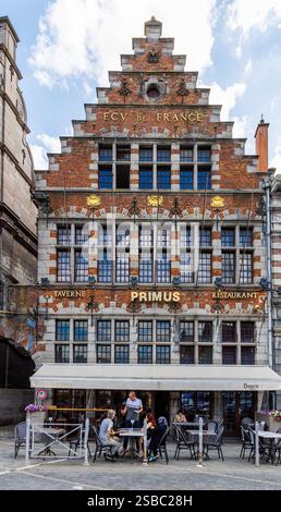 Restaurant und Taverne im Grand P{lace, Tournai, Belgien Stockfoto