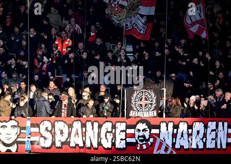 ROTTERDAM - Sparta Rotterdam Fans vor dem niederländischen Eredivisie-Spiel zwischen Sparta Rotterdam und FC Groningen im Sparta Stadion Het Kasteel am 2. Februar 2025 in Rotterdam, Niederlande. ANP GERRIT VAN KEULEN Stockfoto