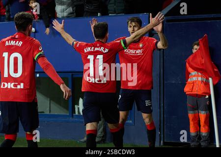 Pamplona, Spanien. Januar 2025. Sport. Fußball/Fußball. Die Spieler von CA Osasuna feiern ein Tor von ante Budimir (1:0) während des Fußballspiels La Liga EA Sports zwischen CA Osasuna und Real Sociedad, das am 2. Februar 2025 im El Sadar Stadion in Pamplona (Spanien) ausgetragen wurde. Kredit: Inigo Alzugaray/Cordon Press Kredit: CORDON PRESS/Alamy Live News Stockfoto