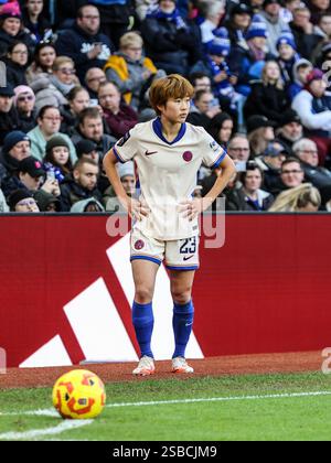 Birmingham, Großbritannien. Februar 2025. Birmingham, England, 2. Februar 2025: Maika Hamano (23 Chelsea) nimmt eine Ecke beim Barclays Womens Super League Spiel zwischen Aston Villa und Chelsea im Villa Park in Birmingham, England (Natalie Mincher/SPP) Credit: SPP Sport Press Photo. /Alamy Live News Stockfoto