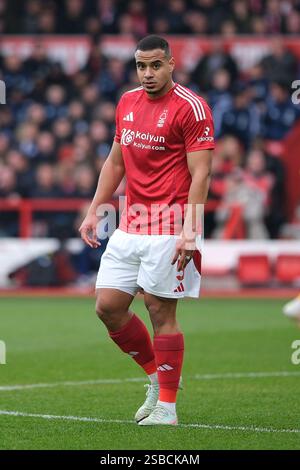 Nottingham, Großbritannien. Februar 2025. Nottingham, England, 1. Februar 2024: Murillo of Nottingham Forest während des Premier League 2024/25 Fußballspiels zwischen Nottingham Forest FC und Brighton & Hove Albion FC auf dem City Ground in Nottingham, England. (Paul Bonser/SPP) Credit: SPP Sport Press Photo. /Alamy Live News Stockfoto