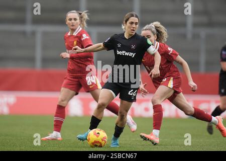 St Helens, Großbritannien. Februar 2025. Liverpool FC gegen Westham Utd FC Barclays Womens Super League Totally Wicked Stadium. St. Helens ENGLAND - 2. Februar 2025 Katrina Gorry von West Ham United während des Spiels der Barclays Womens Super League zwischen Liverpool FC und West Ham Utd FC im Totally Wicked Stadium. Am 2. Februar 2025 in St. Helens.England Stockfoto