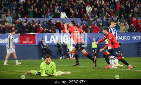 Pamplona, Spanien. Januar 2025. Sport. Fußball/Fußball. Die Spieler von CA Osasuna feiern ein Tor von ante Budimir (2:0) während des Fußballspiels La Liga EA Sports zwischen CA Osasuna und Real Sociedad, das am 2. Februar 2025 im El Sadar Stadion in Pamplona (Spanien) ausgetragen wurde. Kredit: Inigo Alzugaray/Cordon Press Kredit: CORDON PRESS/Alamy Live News Stockfoto