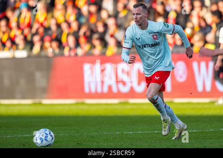 Deventer, Niederlande. Februar 2025. DEVENTER, Stadion Adelaarshorst, 02.02.2025, Saison 2024/2025, niederländischer Eredivisie Football während des Spiels Go Ahead Eagles - Twente FC Twente Spieler Arno Verschueren Credit: Pro Shots/Alamy Live News Stockfoto