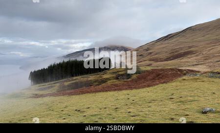 Verlassene Kupfermine von Tomnadashan. Auch bekannt als Caerbannog-Höhle. Berühmt wurde er im Monty Python-Film der Heilige Gral. Scottish Highlands Lo Stockfoto
