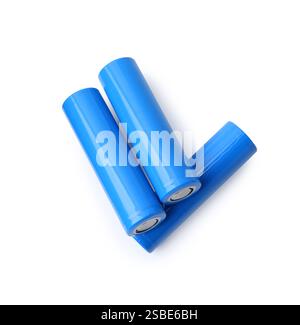 Drei AA-Zellen isoliert auf weiß, Draufsicht Stockfoto