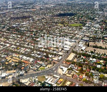 Aus der Vogelperspektive der Vorstädte Häuser und Straßen rund um die Stadt Adelaide in South Australia Stockfoto