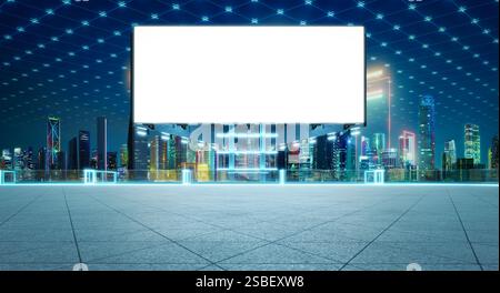 Leere Werbetafel für Werbemockup auf dem Dach mit beleuchtetem futuristischem Blick auf die Stadt bei Nacht. 3D-Rendering Stockfoto