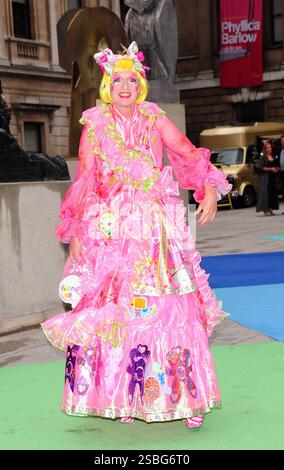 Grayson Perry besucht die Royal Academy of Arts Summer Party, London UK - 5. Juni 2019 - BANG MEDIA INTERNATIONAL FAMOUS PICTURES 28 HOLMES ROAD LONDON NW5 3AB VEREINIGTES KÖNIGREICH Tel. +44 (0) 20 7485 1005 E-Mail pictures@famous.uk.com Stockfoto