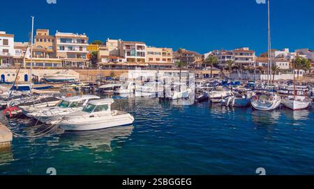 Cala Rajada Marina und Promenade, Gemeinde Capdepera, Mittelmeer, Mallorca, Balearen, Spanien, Europa Stockfoto