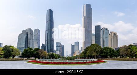 Skyline von Guangzhou Canton Stadtpanorama mit Wolkenkratzern in der Innenstadt von Guangzhou, China Stockfoto