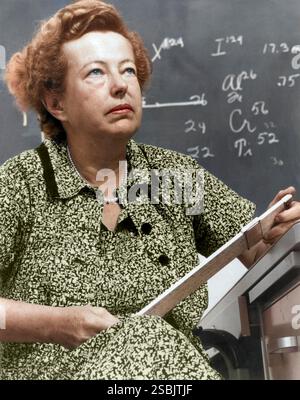 Maria Goeppert-Mayer (1906–1972), US-amerikanische Theoretikerin und Nobelpreisträgerin für Physik für den Vorschlag des Kernschalenmodells des Atomkerns. Sie war die zweite Frau, die nach Marie Curie einen Nobelpreis für Physik gewann. Farbig. Stockfoto