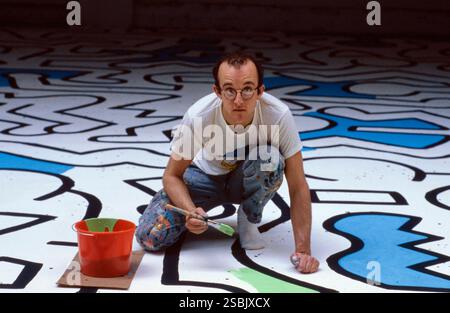 Keith Haring (1958–1990) Gemälde Palladium Night Club Backdrop, New York City, Mai 1985. Fotografiert von Bernard Gotfryd. Stockfoto