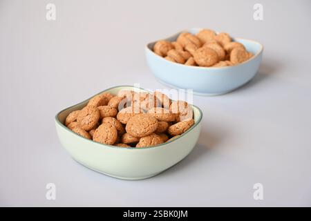 Bröckelige Amaretti-Kekse Stockfoto
