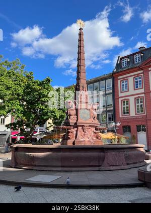 Denkmal-Brunnen Liebfrauenberg im spätbarocken Stil, geschaffen vom Bildhauer Dacerat 1770, Frankfurt am Main, Hessen, Deutschland, 15.09.24 Stockfoto