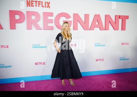 New York, Usa. Februar 2025. Molly Sims kommt auf dem roten Teppich zur New Yorker Premiere von Netflix 'Kinda schwanger' am 3. Februar 2025 im Paris Theater in New York City an. Quelle: UPI/Alamy Live News Stockfoto