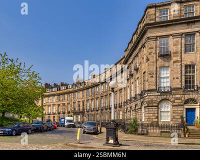 17. Mai 2024: Edinburgh, Schottland, Ecke Great Stuart Street und Randolph Street in der Neustadt. Stockfoto