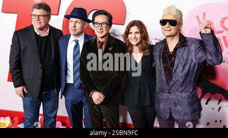 Hollywood, Usa. Februar 2025. HOLLYWOOD, LOS ANGELES, KALIFORNIEN, USA - 3. FEBRUAR: Sean Astin, Jeff Cohen, Ke Huy Quan, Kerri Green und Corey Feldman kommen zur Los Angeles Premiere von Universal Pictures 'Love Hurts', die am 3. Februar 2025 im TCL Chinese Theatre IMAX in Hollywood, Los Angeles, Kalifornien, USA, stattfindet. (Foto: Xavier Collin/Image Press Agency) Credit: Image Press Agency/Alamy Live News Stockfoto