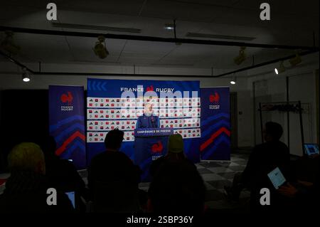 Marcoussis, Frankreich. Februar 2025. Nach seinem Sieg gegen Wales im Stade de France nimmt der XV Frankreich sein Training im CNR (National Rugby Center) in Marcoussis für das nächste Spiel gegen den XV der Rose in England am Samstag, den 8. Februar, wieder auf. William Servat Co-Trainer. Marcoussis, Frankreich am 3. Februar 2025. Foto: Jean Pierre Nguyen Van Hai Barbier/ABACAPRESS. COM Credit: Abaca Press/Alamy Live News Stockfoto