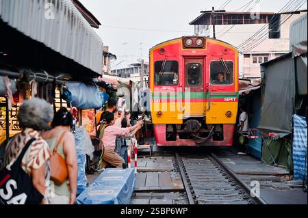 Bahnhof Maeklong, Samut Songkhram, Bahnhof Maeklong Stockfoto