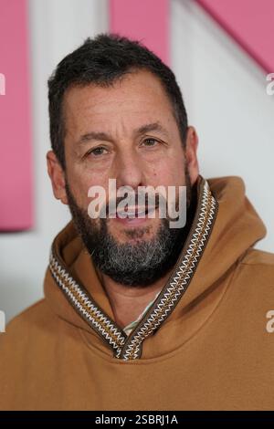 New York, USA. Februar 2025. Ny. Februar 2025. Adam Sandler bei Arrivals für KINDA PREVIANT Premiere, Paris Theater, New York, New York, New York, Februar 03, 2025. Quelle: Kristin Callahan/Everett Collection/Alamy Live News Stockfoto