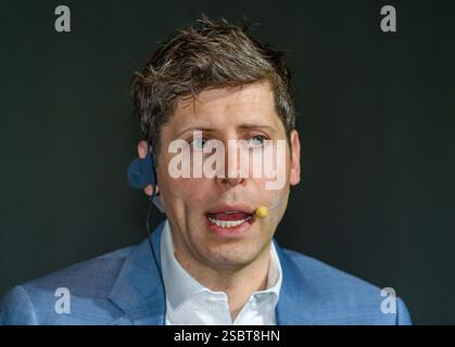 Seoul, Südkorea. Februar 2025. Sam Altman, Chief Executive Officer von Open AI, spricht während des Kakao Media Day in Seoul. Der südkoreanische Technologiegigant Kakao Corp. Gab am 4. Februar eine Partnerschaft mit OpenAI bekannt, um ChatGPT für seinen neuen KI-Dienst zu nutzen und sich einer globalen Allianz unter der Leitung des US-amerikanischen KI-Unternehmens anzuschließen, die sich im Zuge des zunehmenden Wettbewerbs auf dem globalen KI-Markt verstärkt. Quelle: SOPA Images Limited/Alamy Live News Stockfoto