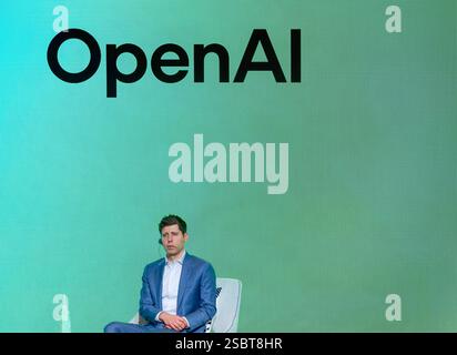 Seoul, Südkorea. Februar 2025. Sam Altman, Chief Executive Officer von Open AI, spricht während des Kakao Media Day in Seoul. Der südkoreanische Technologiegigant Kakao Corp. Gab am 4. Februar eine Partnerschaft mit OpenAI bekannt, um ChatGPT für seinen neuen KI-Dienst zu nutzen und sich einer globalen Allianz unter der Leitung des US-amerikanischen KI-Unternehmens anzuschließen, die sich im Zuge des zunehmenden Wettbewerbs auf dem globalen KI-Markt verstärkt. Quelle: SOPA Images Limited/Alamy Live News Stockfoto