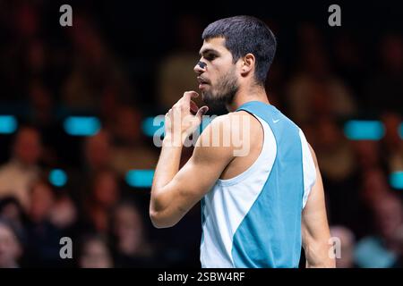 Rotterdam, Niederlande. Februar 2025. ROTTERDAM, NIEDERLANDE - 4. FEBRUAR: Carlos Alcaraz aus Spanien reagiert am zweiten Tag der ABN AMRO Open in Rotterdam Ahoy am 4. Februar 2025 in Rotterdam, Niederlande. (Foto: Joris Verwijst/BSR Agency) Credit: BSR Agency/Alamy Live News Stockfoto