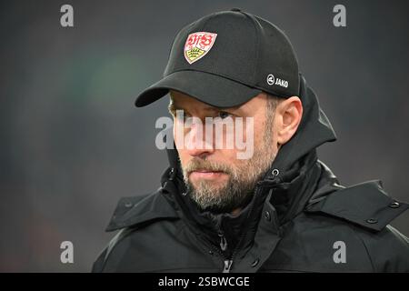 vor Spielbeginn: Trainer Sebastian Hoeness VfB Stuttgart Porträt VfB Stuttgart vs. FC Augsburg, Fussball, DFB-Pokal Viertelfinale, Saison 2024/2025, 04.02.2025 Foto: Eibner-Pressefoto/Michael Weber Stockfoto