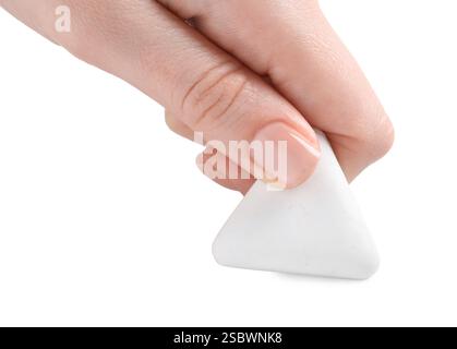 Frau mit Radiergummi auf weißem Hintergrund, Nahaufnahme Stockfoto