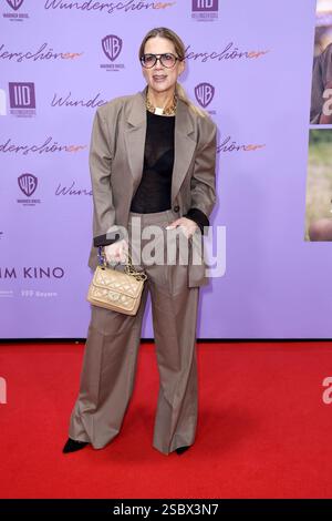Tamara von Nayhauß bei der Filmpremiere von ‚„Wunderschoener“ am 4.02.2025 in Berlin Stockfoto