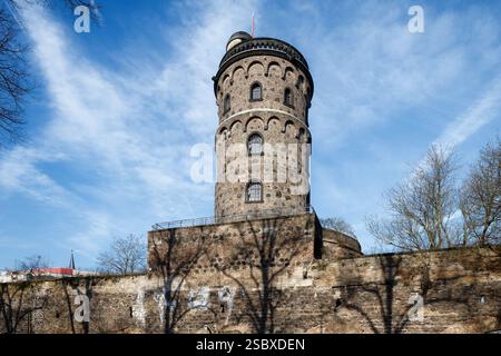 Die ehemalige Bottmühle Wind- und Getreidemühle aus dem 16. Jahrhundert im Süden der Kölner Altstadt an einem sonnigen Wintertag Stockfoto