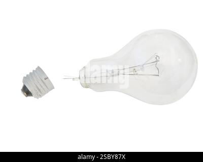 Isolierte defekte Glühbirne vor dem weißen Hintergrund Stockfoto