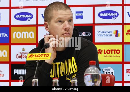 Deutschland: Fußball 1. Bundesliga, Spieltag 20 - 1. FC Heidenheim vs. Borussia Dortmund - Voith-Arena Heidenheim: Porträt-Trainer Mike TULLBERG Borussia Stockfoto
