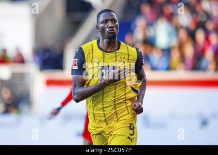 Deutschland: Fußball 1. Bundesliga, Spieltag 20 - 1. FC Heidenheim vs. Borussia Dortmund - Voith-Arena Heidenheim: Mikkel KAUFMANN Borussia Dortmund Just Stockfoto